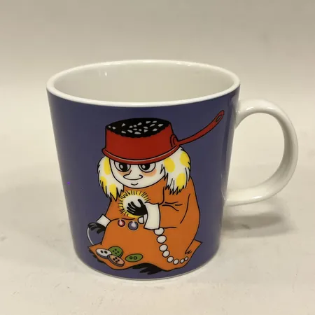 Muminmugg, Rådd-djuret, the Muddler, Arabia, Finland, höjd 8cm, etikettmärkt, Made in Thailand Skickas med paket.