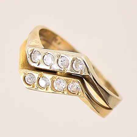 Ring med stenar, stl 16, bredd 3,3-10mm, tvåfärgad, ostämplad, 18K Vikt: 3,1 g