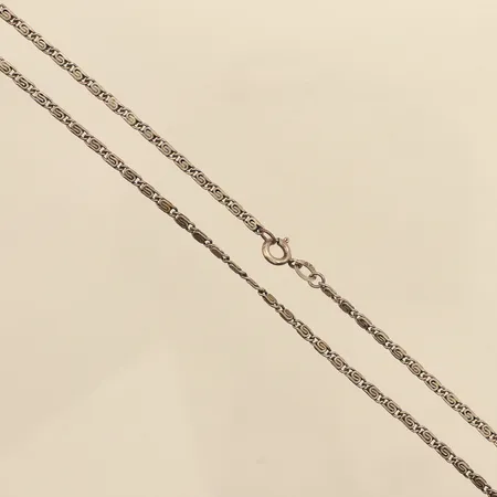 Kedja, längd 44,5cm, bredd ca 2mm, silver Vikt: 5,2 g