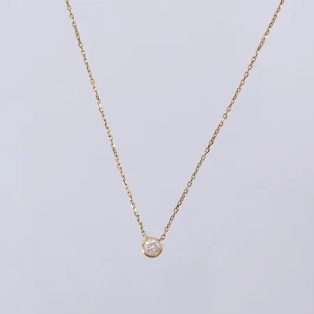 Collier med vit sten, ca 45cm, bredd 1-4mm. 18K  Vikt: 1,7 g