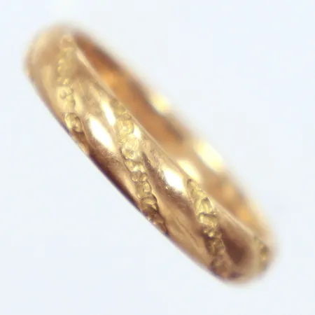 Ring, Ø16½, gravyr, 18K  Vikt: 3,6 g