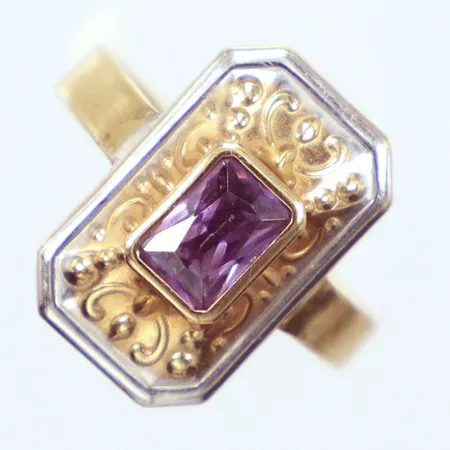 Ring lila sten, 17¼, 14k  Vikt: 1,3 g