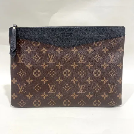 Väska Louis Vuitton Daily Pouch, mått ca 29x21cm, läder, numrerad: M62048, lätt bruksslitage, dustbag, låda, kvittokopia från Louis Vuitton Web från 2021