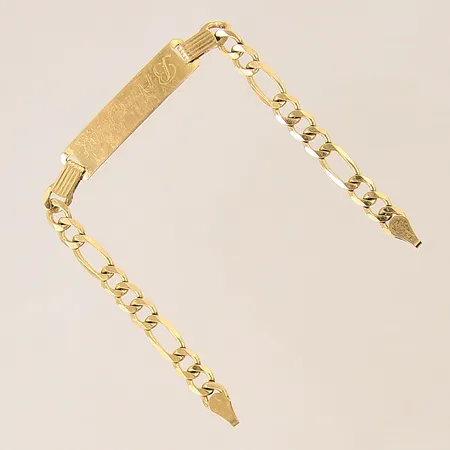 Armband med platta, längd 15,5cm, bredd 5-7mm, gravyr, saknar lås, 18K Vikt: 8,2 g