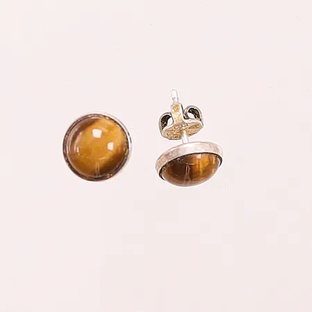 Ett par örhängen, tigeröga, 8mm, 925/1000 Silver 1,9g.