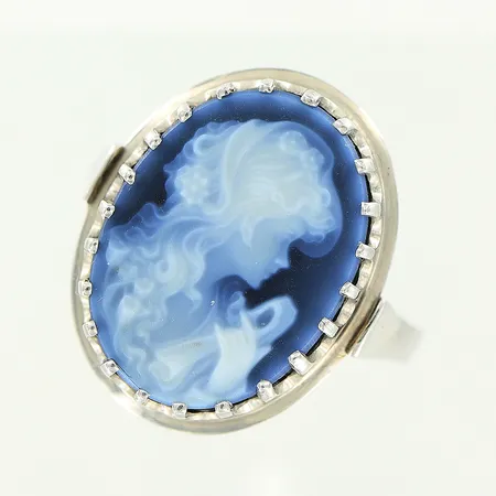 Ring, camé i agat, stl 16¾, bredd 2-20mm, Ba Konstgjuteri AB, Stockholm, signerad Ba, år 1998, vitguld, 18K Vikt: 6,1 g
