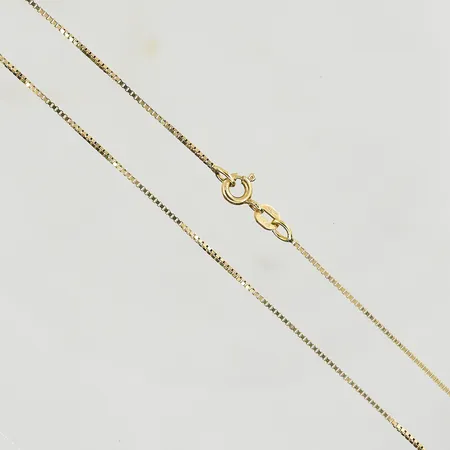 Kedja Venezia, längd 42½ cm, bredd 1 mm, 18K. Vikt: 2,4 g