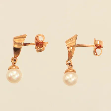 Ett par örhängen med pärlor, längd 15mm, bredd ca 1,5-5mm, 18K Vikt: 1,8 g
