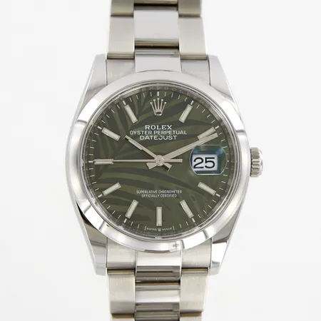 Herrur Rolex Oyster Perpetual Datejust, Ø36mm, Stål, Automatisk, olivgrön palm motif dial, ref:126200, serienr: 05CF6316, boettnr: 2080, Cal 3235, verknr: 7E9X1621, oysterlänk, en extra länkbit, certifikat 4 April 2022, box, samt ytterkartong, 