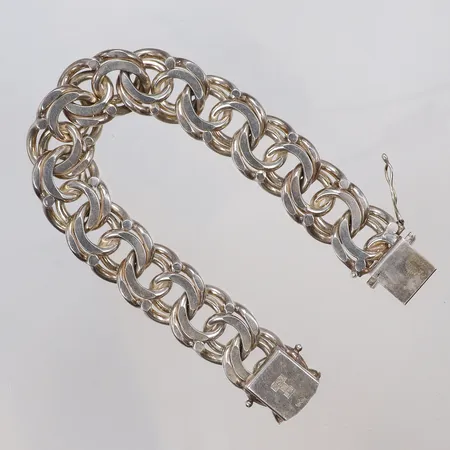 Armband bismarck, 19,5cm, bredd 16mm, NSE (N S E Guldvaru Aktiebolag, Köping 1969) saknar ena låsåttan, Silver 830/1000 Vikt: 74 g