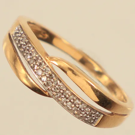 Ring, diamanter ca 38xca0,005ct, stl18, bredd 1,4-5,9mm, GHA, 18K Vikt: 3,4 g
