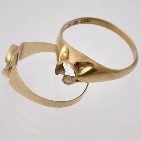 Diverse defekt guld, 18K, vikt 3,18g.