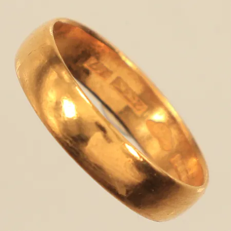 Ring, stl 20, bredd 4,9mm, 23K  Vikt: 5,4 g