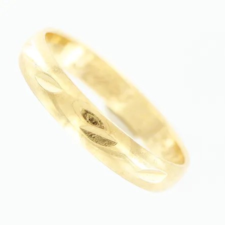 Ring, Schalins, stl 17½, bredd 3,5mm, gravyr, 9K Vikt: 1,9 g