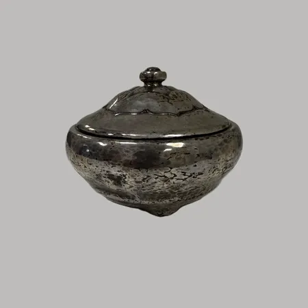 Skål med lock,höjd 10cm Ø12cm.830/1000 Silver 218,6g  