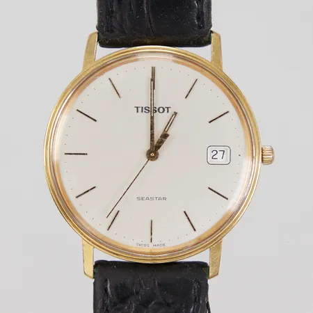 Herrur Tissot Seastar, kvarts, Ø33,5mm, datum, läderband ej original, gravyr, batteribyte krävs, repigt glas, slitet läderband, 18K, bruttovikt: 30,2g.