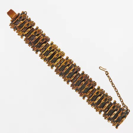 Armband, Pentti Sarpaneva, Finland, halvstel modell, 18cm, bredd 26mm, säkerhetskedja, Brons  Vikt: 57,6 g