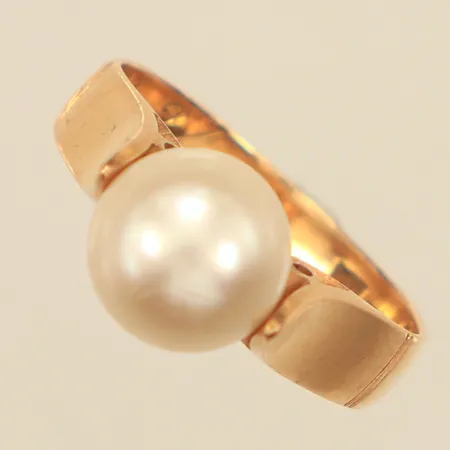 Ring, pärla, stl 17, bredd 3,5-8,7mm, gravyr, 18K Vikt: 4,7 g