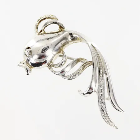Brosch, fisk, vit sten, 64x25mm, silver 925/1000.  Vikt: 5,2 g