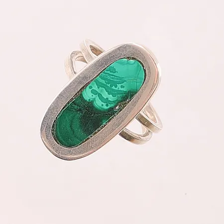 Ring, Ø18¼, bredd:26mm, malakit, 925/1000 Silver 7,7g.