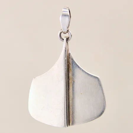 Hänge med dekor, 45x30mm, ALTON, K E Palmberg, sterling silver 925/1000 Vikt: 6,9 g
