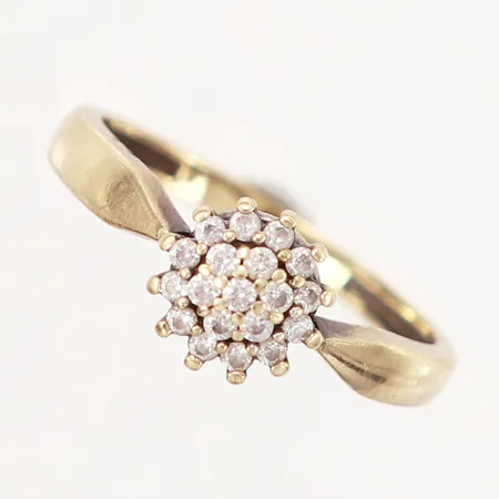 Ring med vita stenar, stl 17¼, bredd: 2-8mm, 8K Vikt: 1,9 g