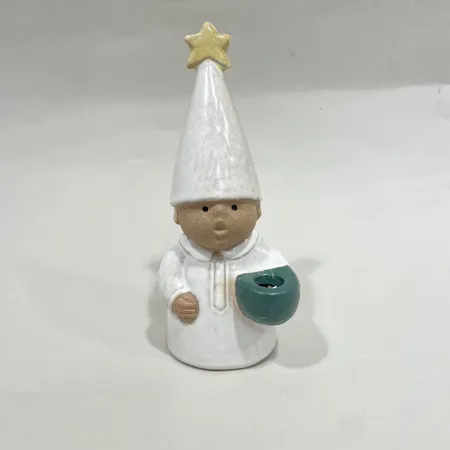 Figurin/Ljushållare, Stjärngosse ur serien Adventsbarn, Lisa Larson för Gustavsberg, glaserat stengods, höjd 17,5cm, märkt, mindre tillverkningsfel, glasyrdefekter, troligen andra sortering
