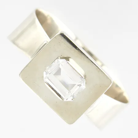 Armband stelt med Bergkristall 16x13,5mm, Ø55x60mm, bredd: 12-25mm, Handsmide, Gussi, Malmö, år 1965, gravyr, silver  Vikt: 40,4 g