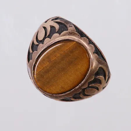 Ring med tigeröga, stl 20, ca bredd 3,4-20mm, något bucklig skena. 925/1000 silver  Vikt: 8,5 g