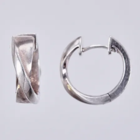Ett par örhängen, Esprite, längd: ca 1,5cm, bredd: ca 3-5mm, 925/1000, silver Vikt: 7,9 g