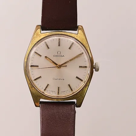 Herrur Omega Genève, sliten doublé, 34mm, manuell, defekt läderband.