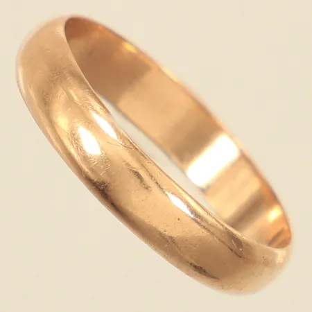 Ring, stl 20½, bredd 4,5mm, gravyr, 14K Vikt: 3,2 g