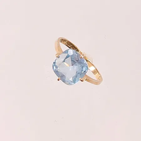 Ring, Ø18½, bredd:10mm, blå sten, 18K 3,5g.