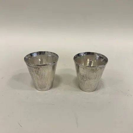 Två supkoppar, höjd 4,8cm, Ø4,7-4,8cm, KF år 1983, 925/1000 silver, Vikt: 112,9 g