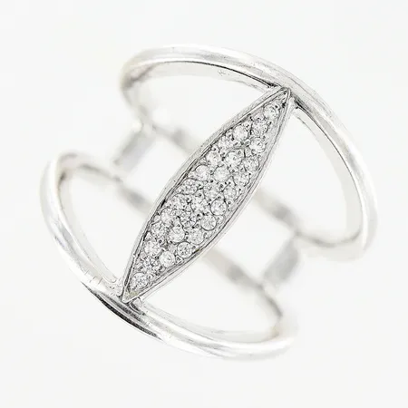 Ring, vita stenar, stl 17, bredd 7-19mm, silver 925/1000.  Vikt: 4,2 g