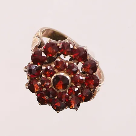 Ring, granater, Ø16¾, bredd:15mm, 925/1000 Silver 4,6g.