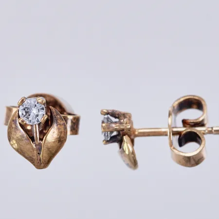 Ett par örhängen med vita stenar, längd: ca 0,7cm, bredd: ca 5mm, ALTON, 925/1000, förgylld silver Vikt: 1 g