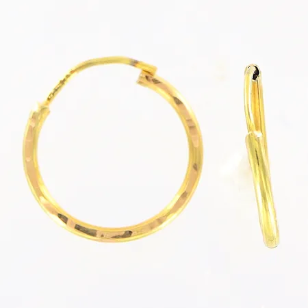 Ett par örhängen, Ø12mm, bredd 1,5mm, 14K Vikt: 0,8 g