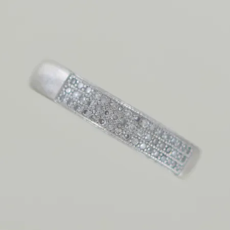 Ring med stenar,Ø 16 mm,  bredd 3,8 mm, 18K  Vikt: 3 g
