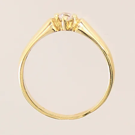 Barnring med vit sten, Ø11mm, bredd 1,5-3,5mm, 18K Vikt: 0,9 g