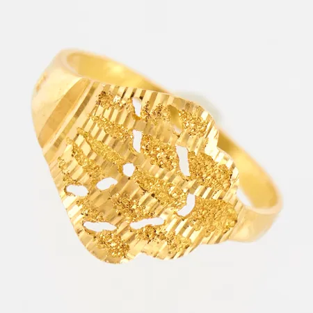 Ring, stl 17, bredd 8mm, 22K Vikt: 2,7 g