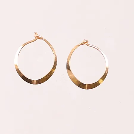 Ett par örhängen, 13mm, 18K 0,4g.