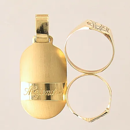 Diverse guldsmycken, monogram, gravyr, ostämplat, 18K Vikt: 9,2 g