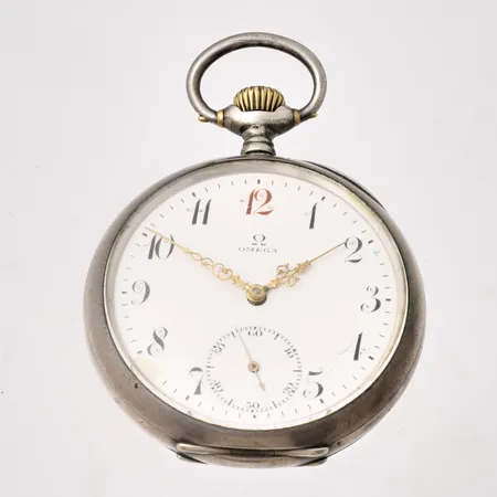  Fickur Omega, Ø51mm, manuell, liten sekundvisare, silver 800/1000, verk-nr 5222930, boett-nr 6071034, bucklig bakboett som lossna från gångjärn, bruttovikt 93,8g.