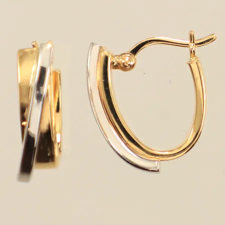 Ett par örhängen, ca 14mm, bredd ca 8mm, tvåtonad, Guldfynd, 18K Vikt: 2,1 g