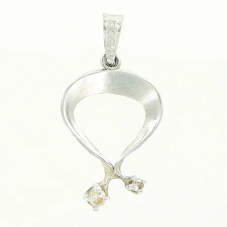 Hänge, diamanter, 1 x ca 0,01ct, 1 x ca 0,03ct, vitguld, Alton, 18K Vikt: 0,9 g