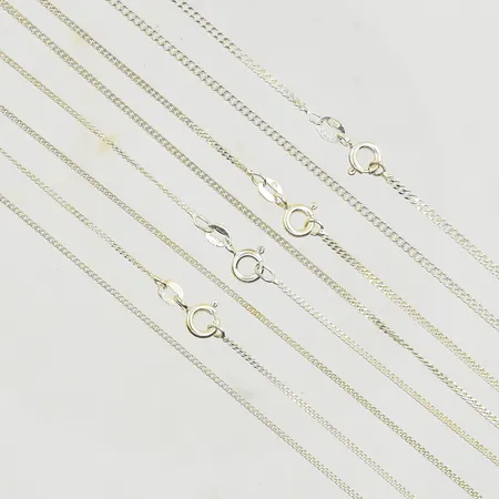 4 kedjor Pansar, längd 42-50 cm, bredd 1-2 mm, 925/1000 silver. Vikt: 10,8 g
