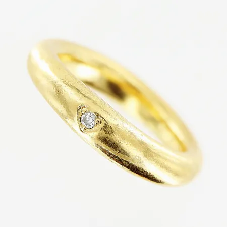 Ring, Ole Lynggaard, LOVE, design Charlotte Lynggaard, diamant 0,02ct enligt gravyr, stl 17½, bredd 3-4,5mm, etui, 18K.  Vikt: 11,1 g