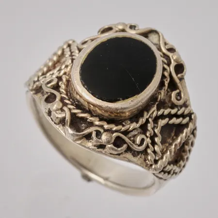  Ring i silver, stl 16, bredd 3,46-17,7mm, 925/1000, Onyx, mått 7,5x9,5mm, vikt 5,94g.