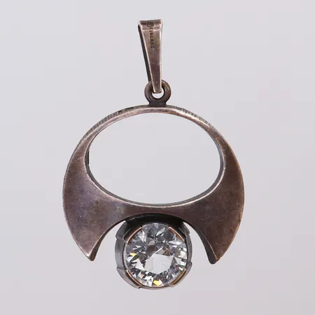 Hänge med bergkristall, FinnFeeling, Karl Laine, ca 43,5x29mm inkl ögla. 925/1000 silver  Vikt: 6 g